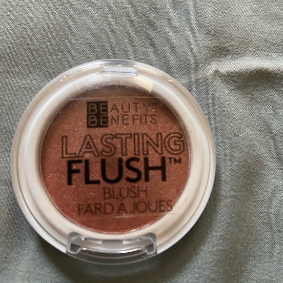 Makeup bundle - Picture 6 of 7